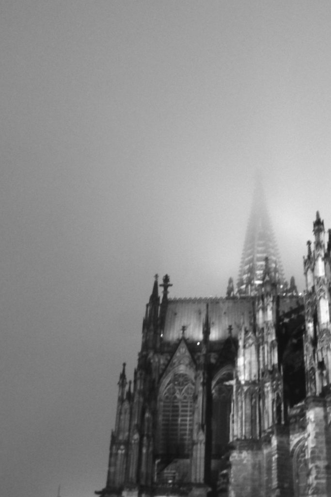 Sw-Foto Maria Wuch: Kölner Dom in der Dämmerung, 2020